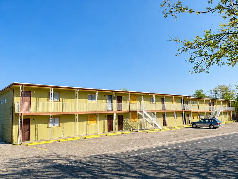 Highlander Apartments — Photo 8
