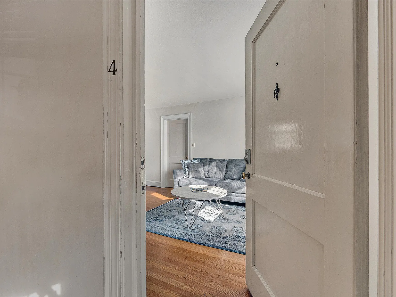 1 bed, 1.0 bath, 1000 sqft, $1,800 — Photo 2