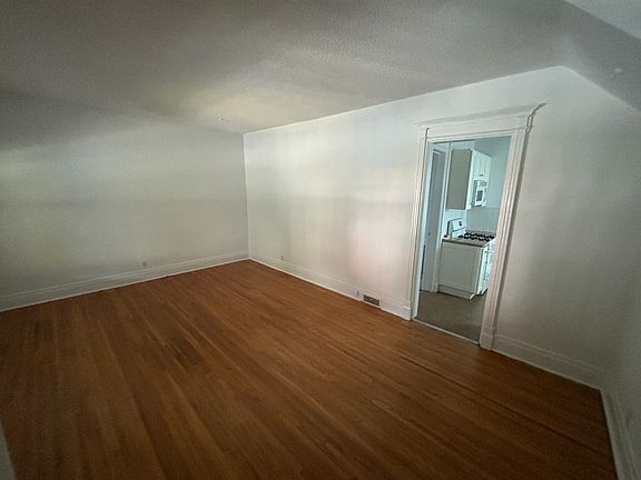 2nd image of 184 Cleveland Ave