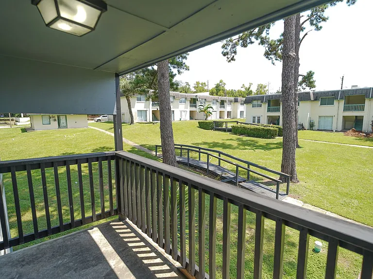 2325 W Pensacola St #223 — Photo 9
