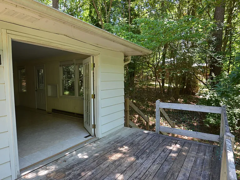 401 Severin St — Photo 12