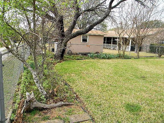 3rd image of 216 W Driftwood Dr