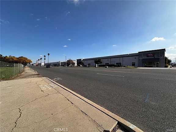 4th image of 1373 E Holt Blvd #33