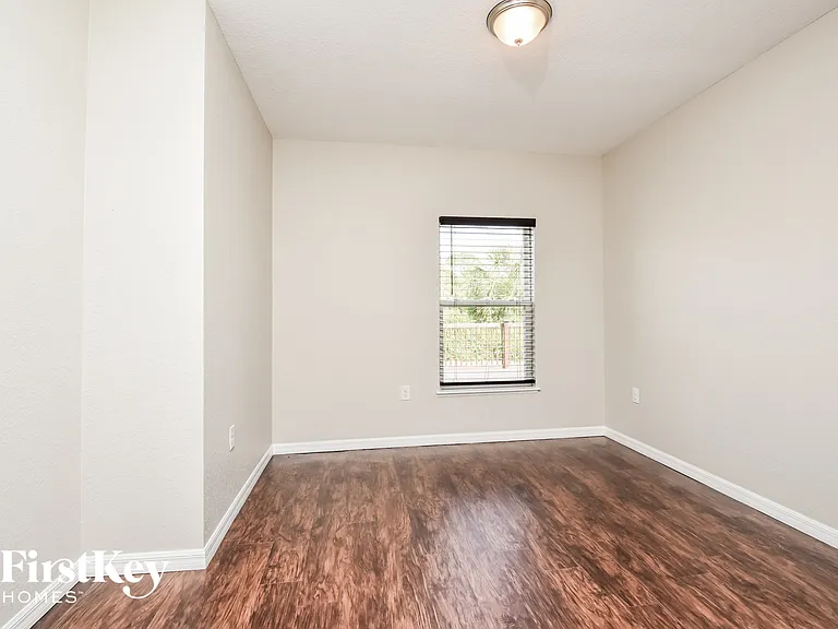 3379 Toluca Ter — Photo 10
