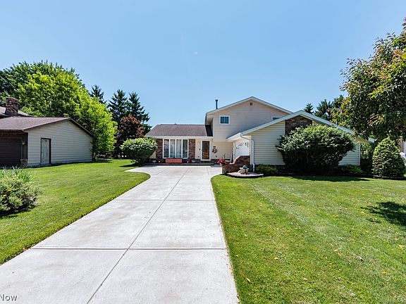 3rd image of 3510 Monterey Cir