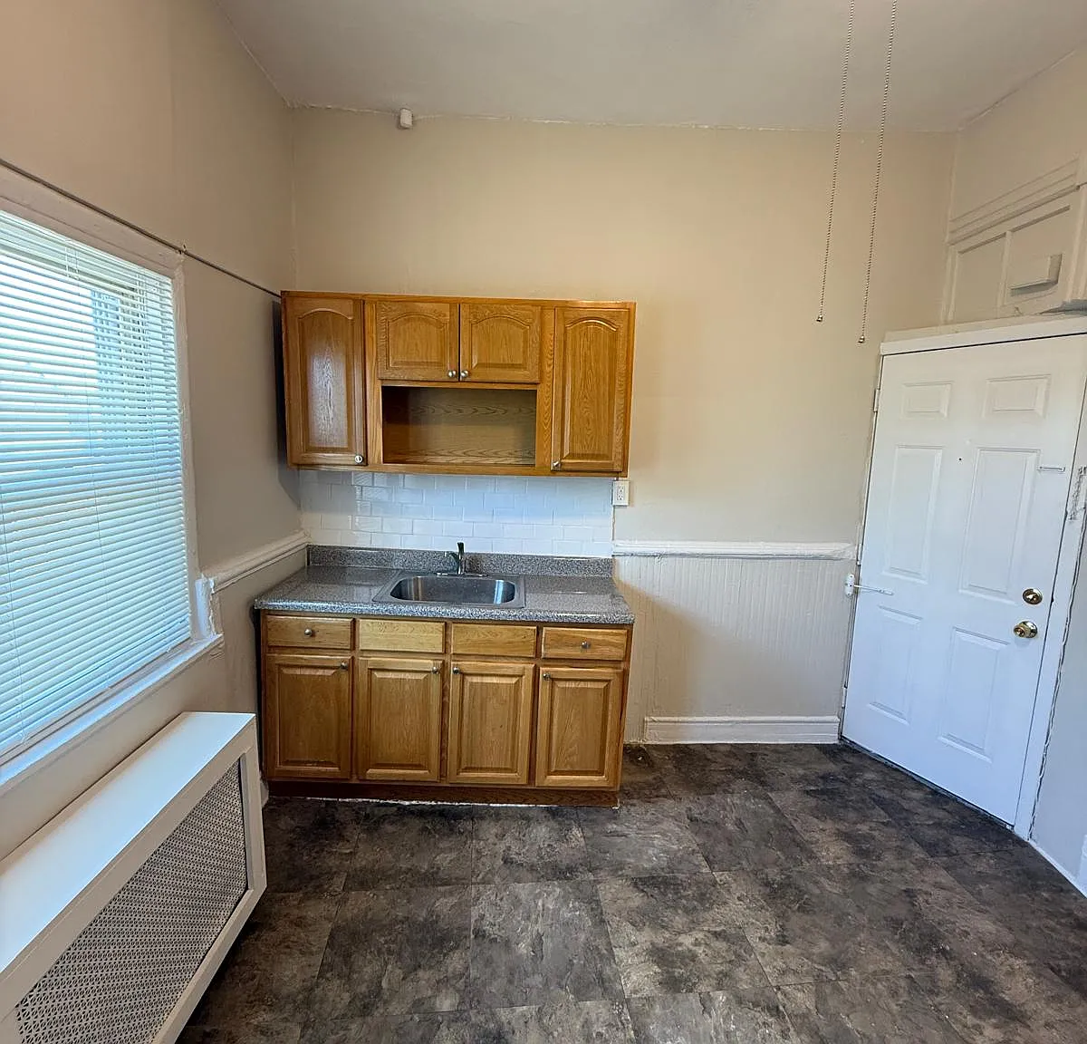Studio, 400 sqft, $1,275 — Photo 1