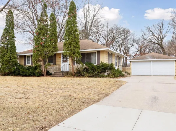 1614 Hillview Rd, Shoreview, MN 55126