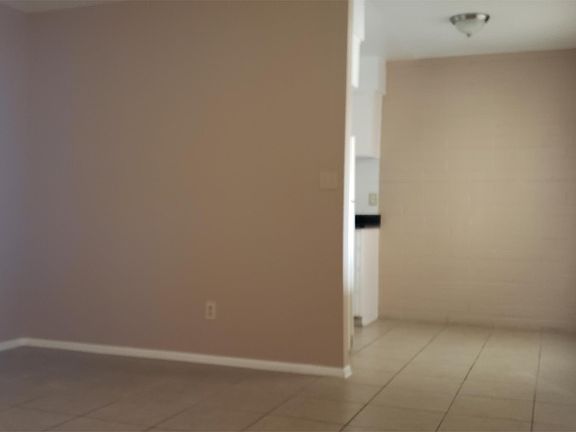 4th image of 809 E Vogel Ave APT 21