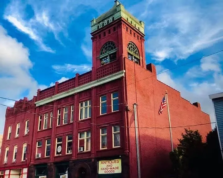 358 Broad St — Photo 6