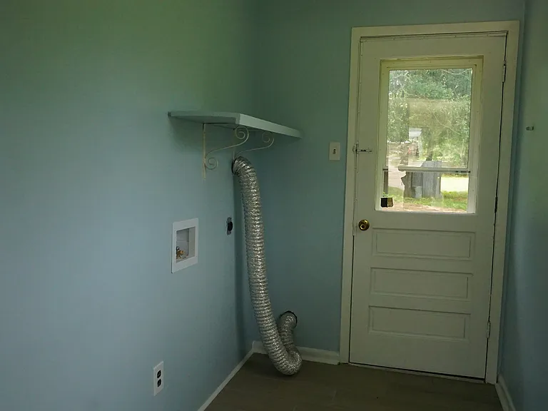 852 Hoyt Rd — Photo 17