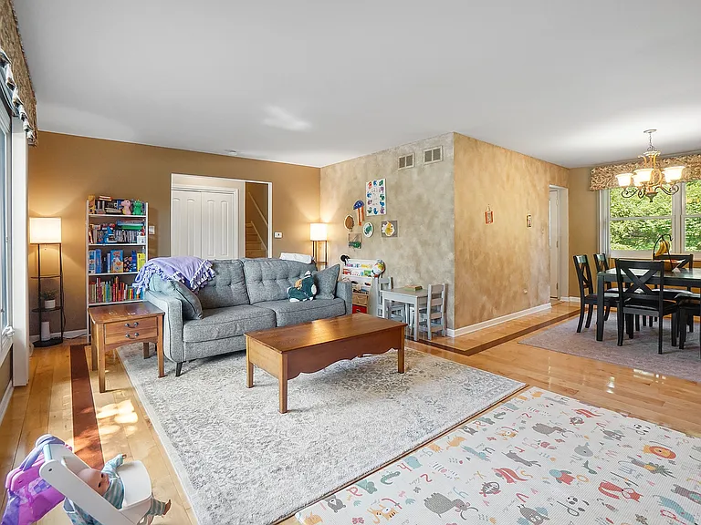 751 Tanglewood Ln — Photo 5