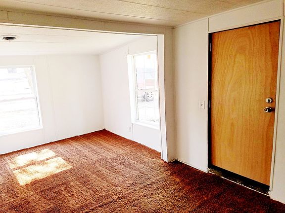 3rd image of 53974 Devere St
