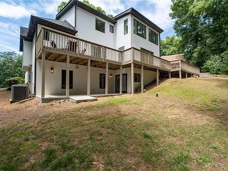 4610 Morton Rd — Photo 48