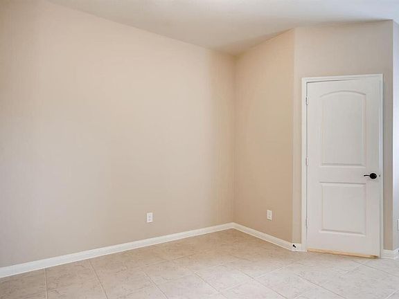 5th image of 501 Pine Cove Ln