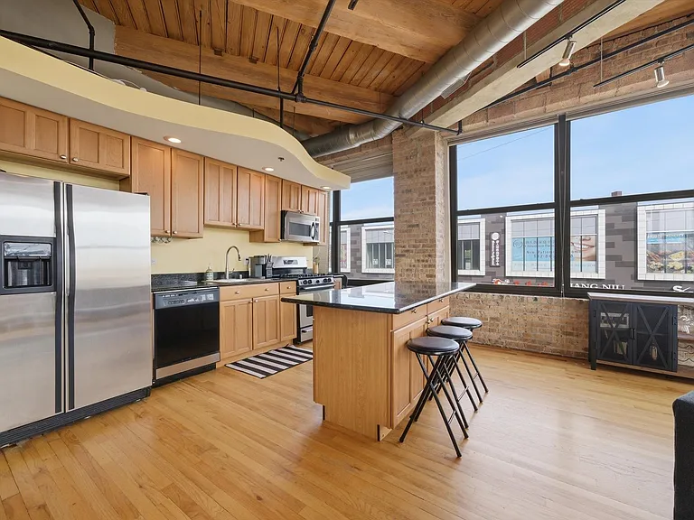 2310 S Canal St #201 — Photo 12