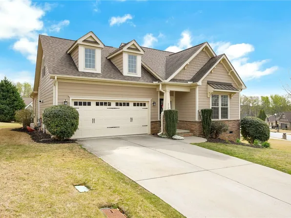 212 Chickadee Trl, Easley, SC 29640