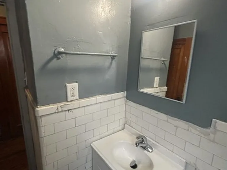 1304 Garfield St — Photo 6