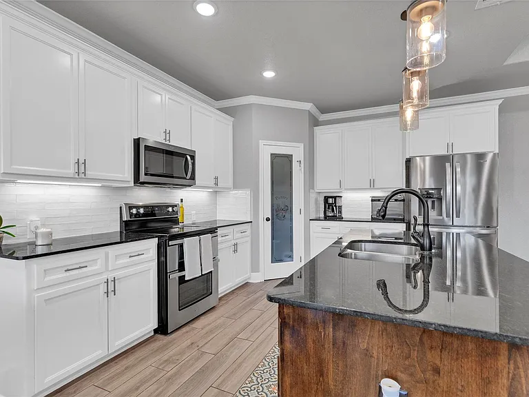 8508 Glade Dr — Photo 28