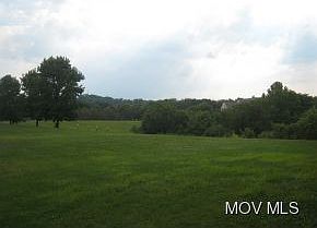 5th image of 285 Hollywood Dr