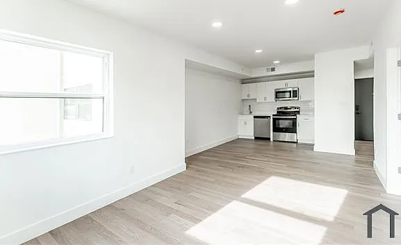 1611 Foulkrod St #203 — Photo 1