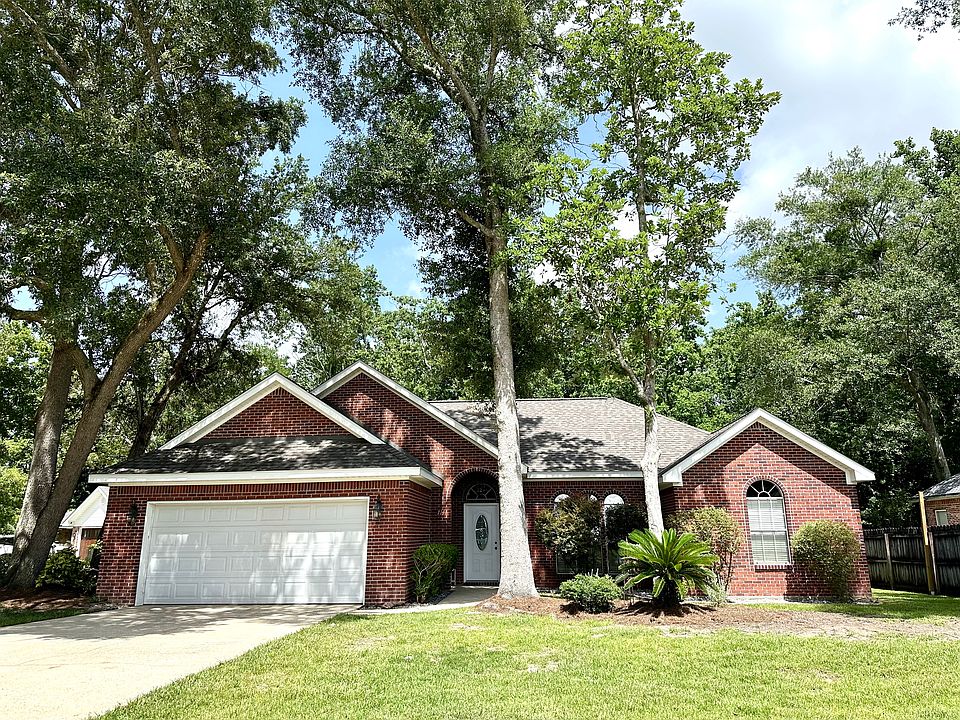 1st image of 714 Hidden Oaks Dr