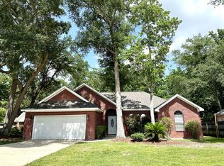 714 Hidden Oaks Dr, Ocean Springs, MS 39564