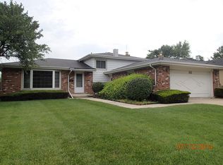 1201 Sleepy Hollow Ln, Darien, IL 60561