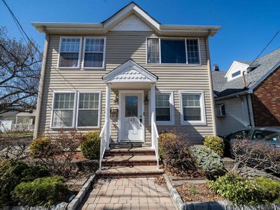 825 8th St, Secaucus, NJ, 07094