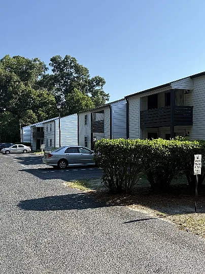 Logan Court - A-5 — Photo 1