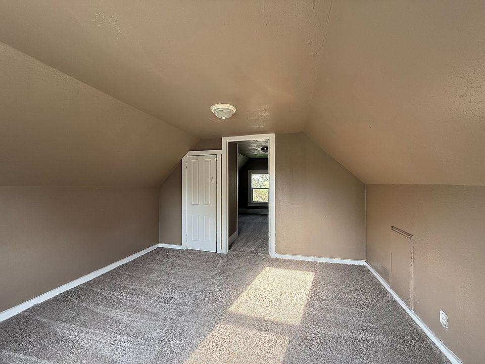 1st image of 1023 S 9th St