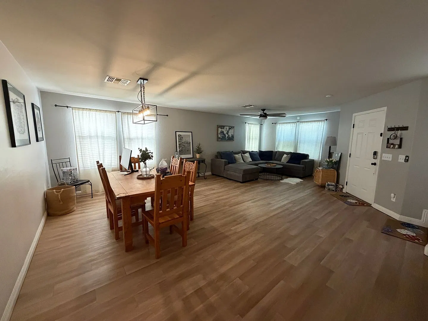 5 bed, 3.0 bath, 2990 sqft, $2,500 — Photo 4