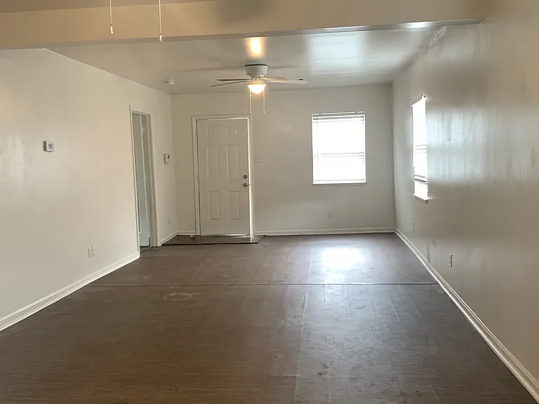 1724 Marion St — Photo 2