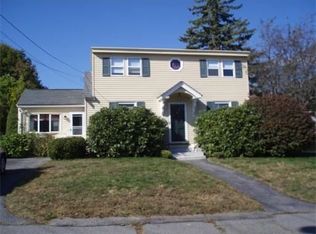 96 Wollaston St, Lowell, MA 01852