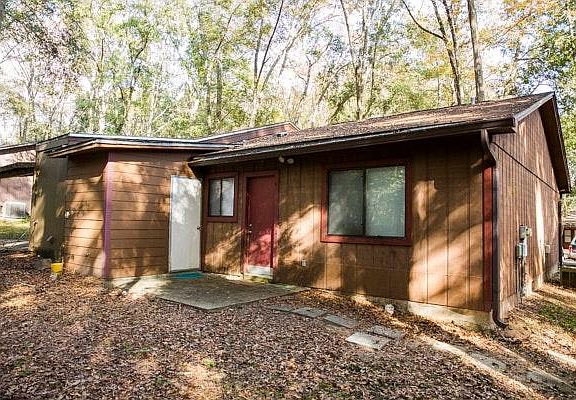 2nd image of 1818 Seay Ct