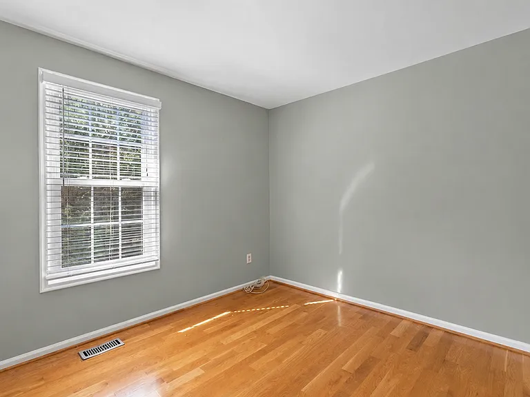 703 Herndon Woods Ct — Photo 20