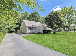 26 Gaylord Rd, Trumbull, CT 06611