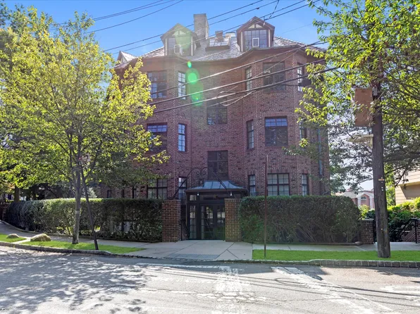 38-30 Douglaston Parkway image 15 of 15