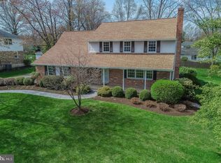 2611 Deepwood Dr, Wilmington, DE 19810