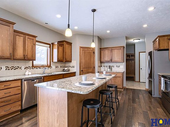 3rd image of 2024 N 95th St