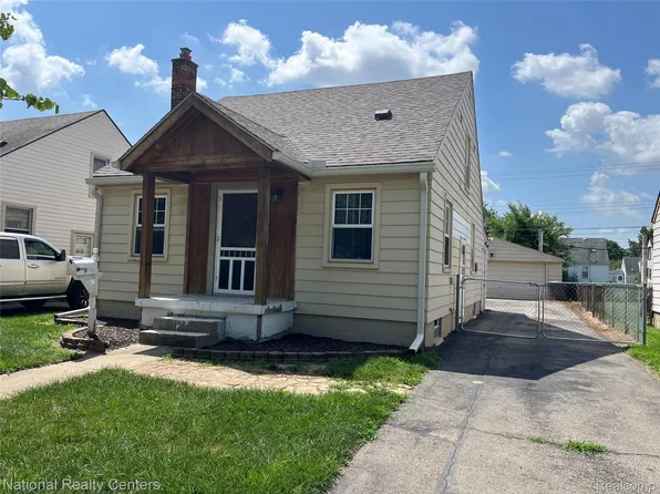 25711 Hopkins St, Dearborn Heights, MI 48125
