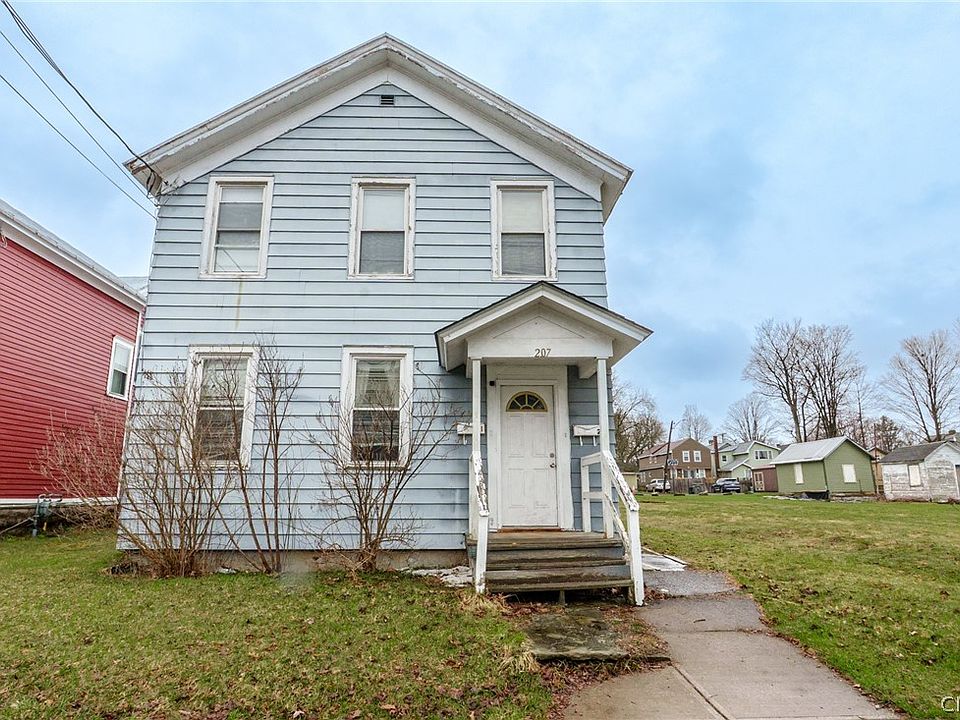 1st image of 207 Kossuth St