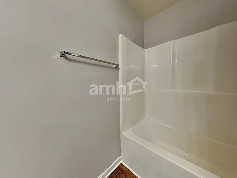 212 Lights Pointe Ct — Photo 10
