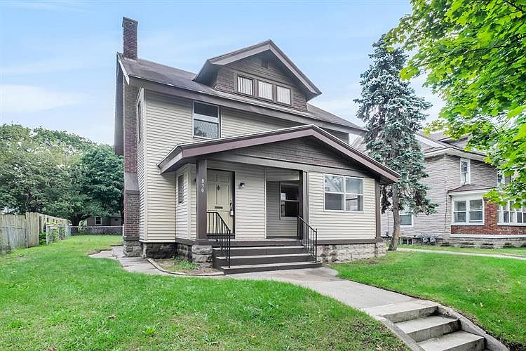 1st image of 830 Prince St SE