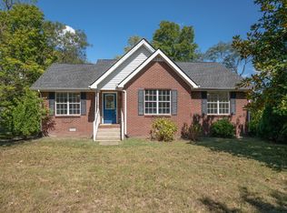 101 Charlton St, White Bluff, TN 37187
