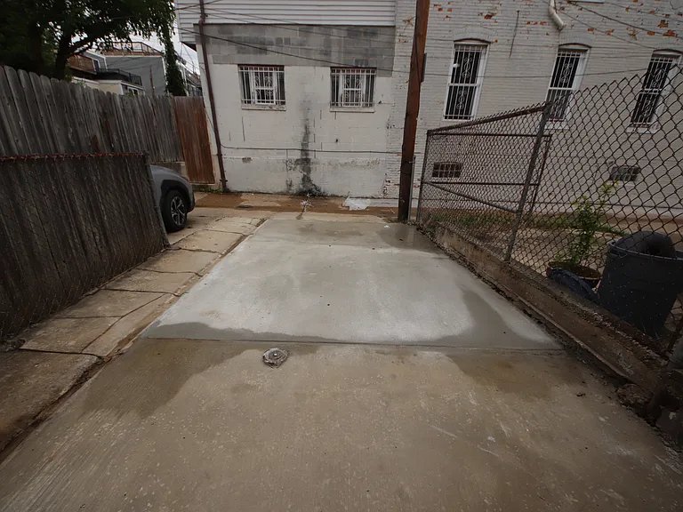 1419 Light St — Photo 28
