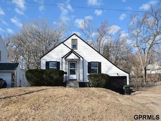 2812 N 51st St, Omaha, NE 68104