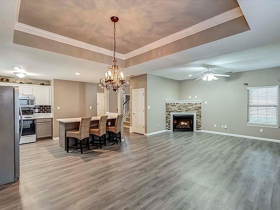 3rd image of 2160 Birkdale Dr