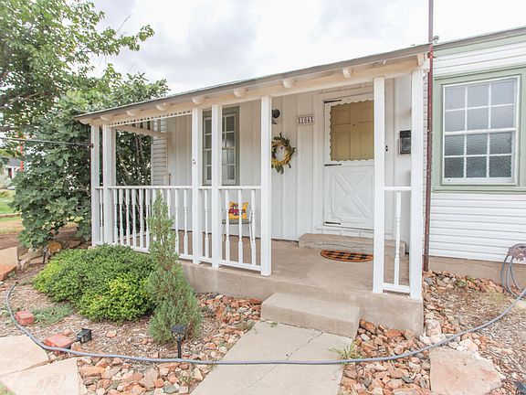 3rd image of 104 Canyon Dr