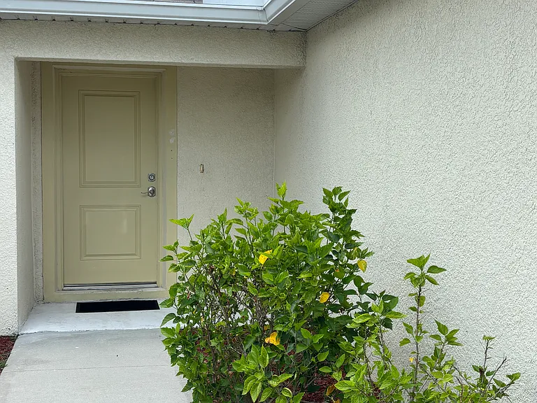 18272 Gibraltar Ln — Photo 2