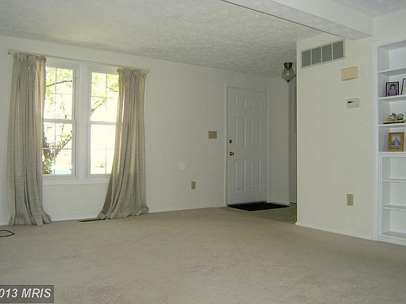 4th image of 8302 Claremont Woods Dr